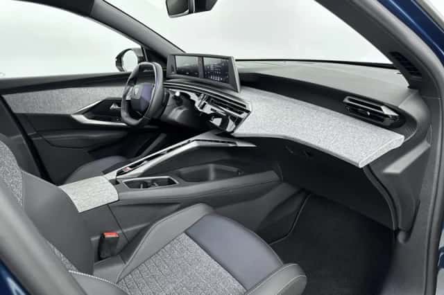 Peugeot e-3008 (2025) thumbnail 8