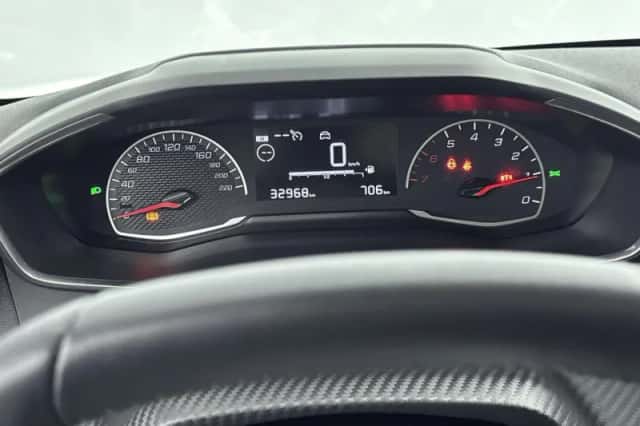 Peugeot 208 (2021) thumbnail 18