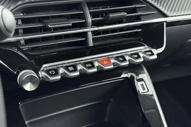 Peugeot 208 (2021) thumbnail 23