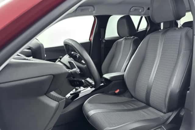 Peugeot 2008 (2021) thumbnail 13