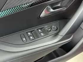 Peugeot 2008 (2021) thumbnail 16