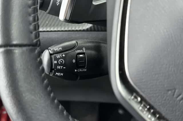 Peugeot 2008 (2021) thumbnail 17