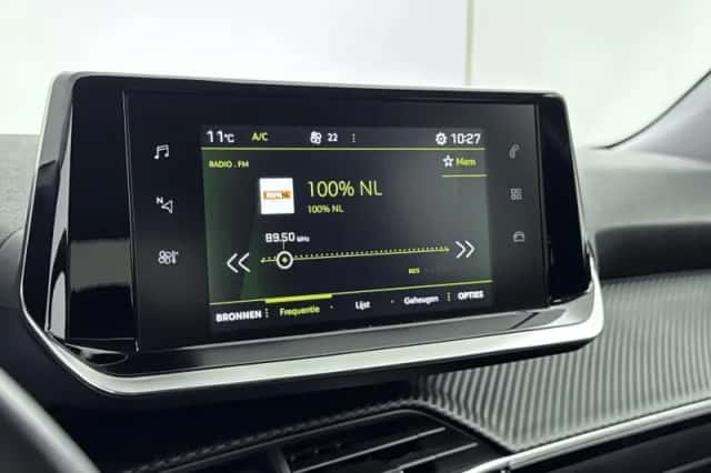 Peugeot 2008 (2021) thumbnail 19