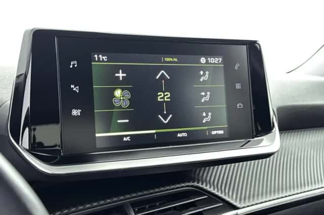 Peugeot 2008 (2021) thumbnail 22