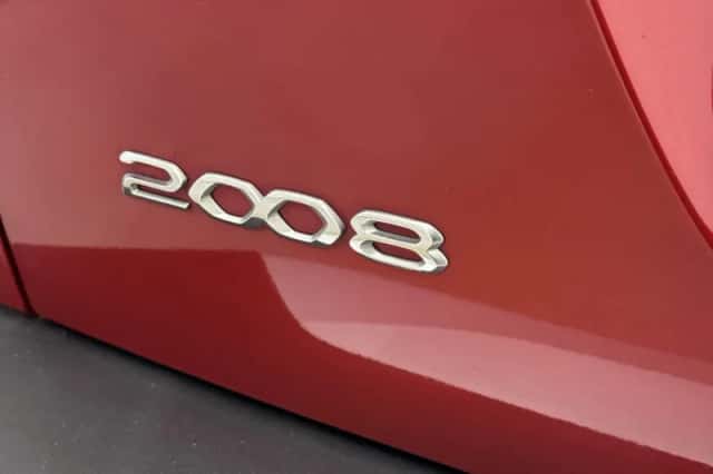 Peugeot 2008 (2021) thumbnail 26