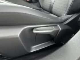 Peugeot 2008 (2021) thumbnail 28