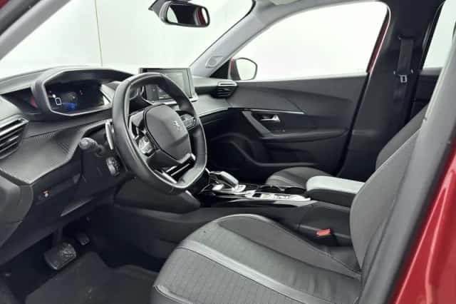 Peugeot 2008 (2021) thumbnail 5