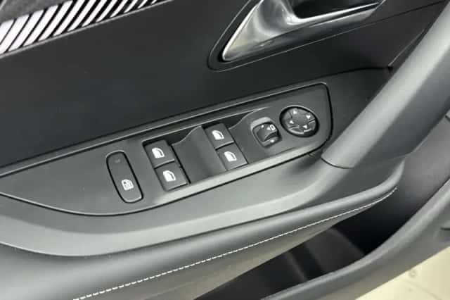 Peugeot 2008 (2025) thumbnail 19