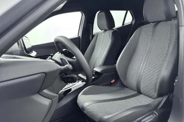 Peugeot 2008 (2025) thumbnail 8
