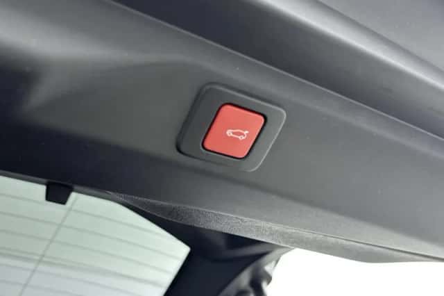Peugeot e-3008 (2025) thumbnail 28
