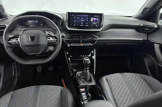 Peugeot 2008 (2025) thumbnail 5