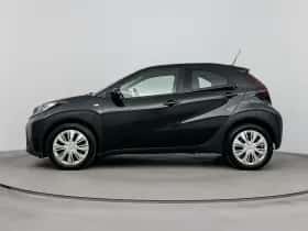 Toyota Aygo (2022) thumbnail 2