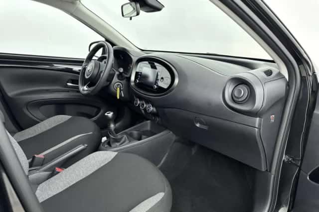 Toyota Aygo (2022) thumbnail 13