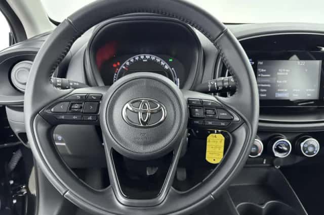 Toyota Aygo (2022) thumbnail 17