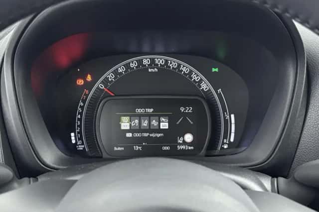 Toyota Aygo (2022) thumbnail 18