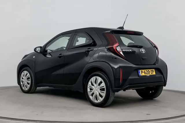 Toyota Aygo (2022) thumbnail 3