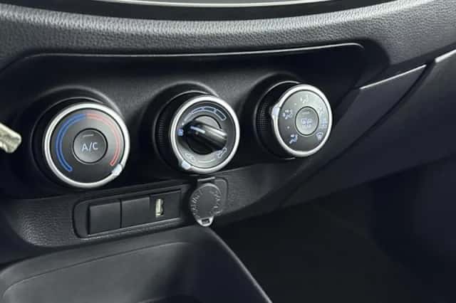Toyota Aygo (2022) thumbnail 23