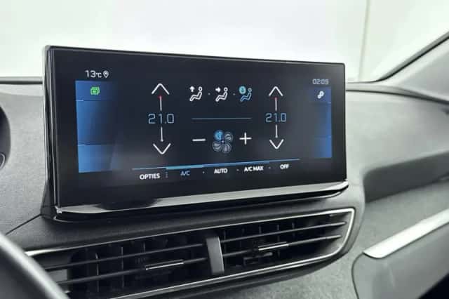 Peugeot 3008 (2021) thumbnail 23