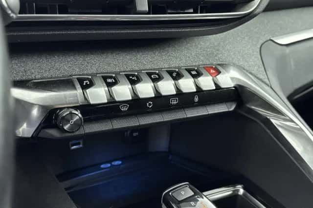Peugeot 3008 (2021) thumbnail 24