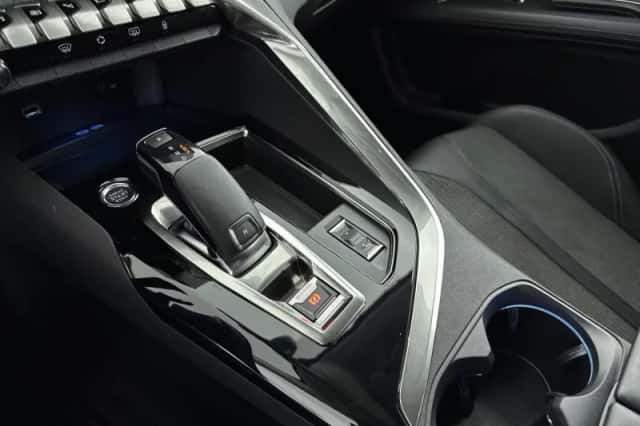 Peugeot 3008 (2021) thumbnail 25