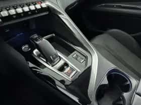 Peugeot 3008 (2021) thumbnail 25