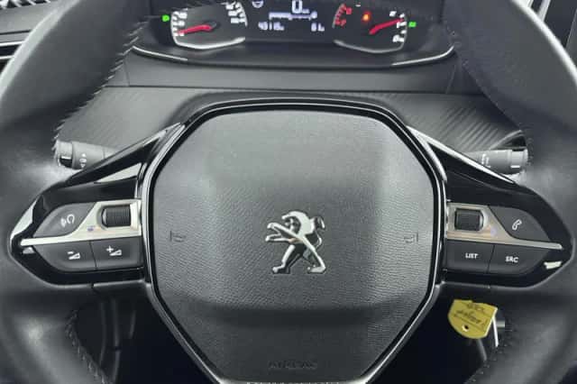 Peugeot 208 (2023) thumbnail 17