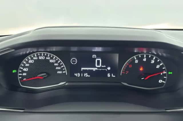 Peugeot 208 (2023) thumbnail 18