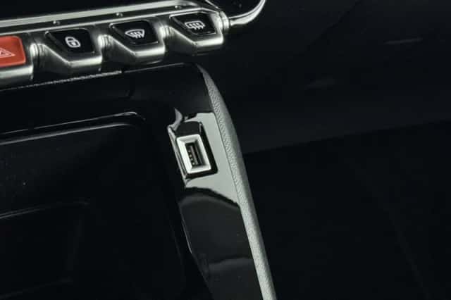 Peugeot 208 (2023) thumbnail 22