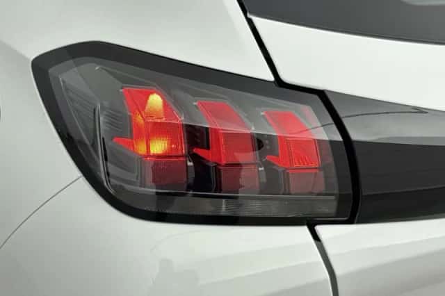 Peugeot 208 (2023) thumbnail 30