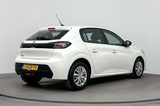 Peugeot 208 (2023) thumbnail 8
