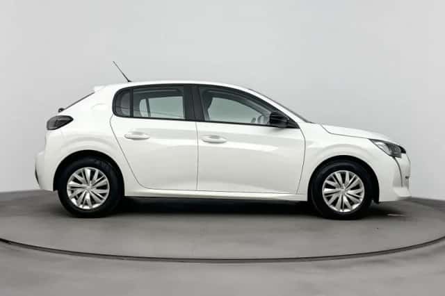 Peugeot 208 (2023) thumbnail 9
