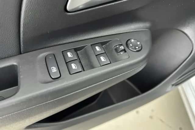 Opel Corsa (2022) thumbnail 16