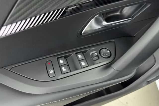 Peugeot 2008 (2025) thumbnail 17