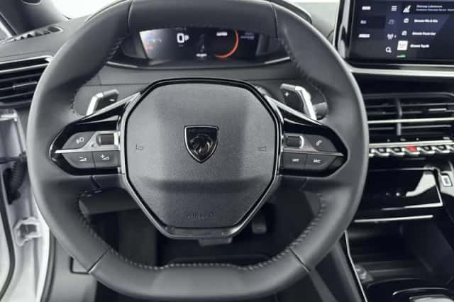 Peugeot 2008 (2025) thumbnail 18