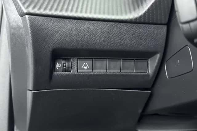 Peugeot 2008 (2025) thumbnail 30