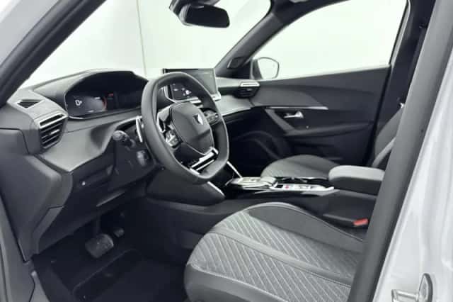 Peugeot 2008 (2025) thumbnail 5