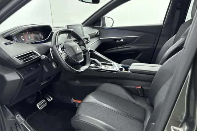 Peugeot 3008 (2019) thumbnail 15
