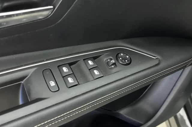 Peugeot 3008 (2019) thumbnail 19