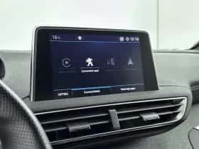 Peugeot 3008 (2019) thumbnail 24