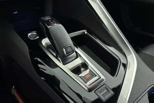 Peugeot 3008 (2019) thumbnail 27