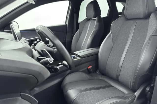 Peugeot 3008 (2019) thumbnail 5