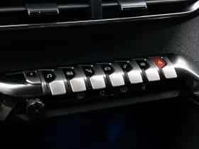 Peugeot 3008 (2020) thumbnail 20