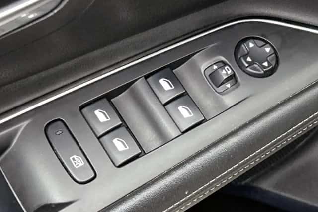 Peugeot 3008 (2020) thumbnail 29