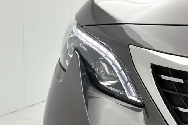 Peugeot 3008 (2020) thumbnail 31