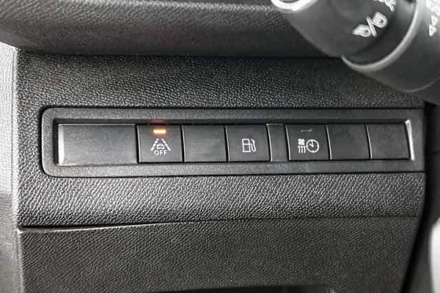 Peugeot 3008 (2020) thumbnail 33