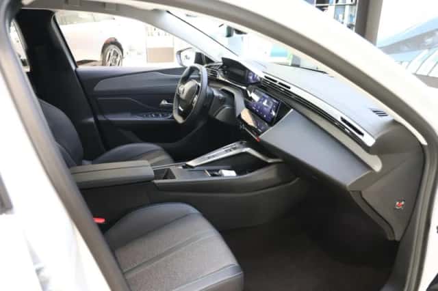 Peugeot 408 (2025) thumbnail 5