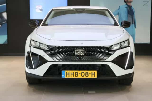 Peugeot 408 (2025) thumbnail 6