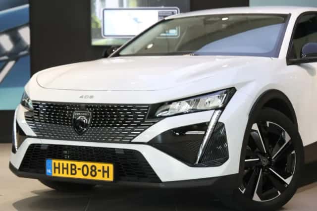 Peugeot 408 (2025) thumbnail 8