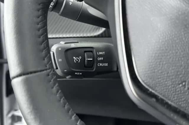 Peugeot e-2008 (2025) thumbnail 26