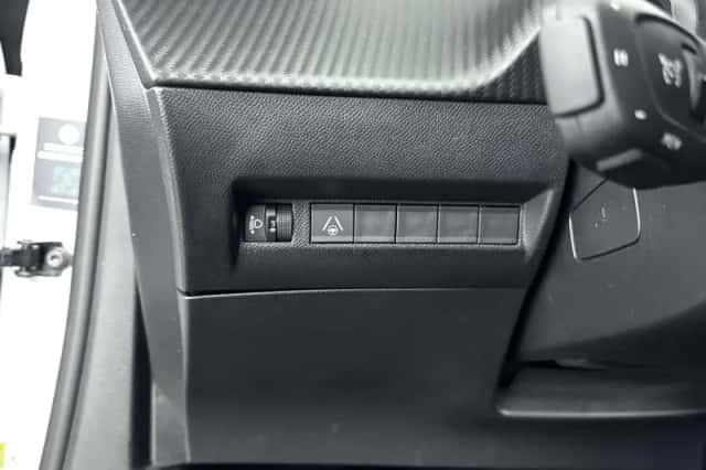 Peugeot e-2008 (2025) thumbnail 30